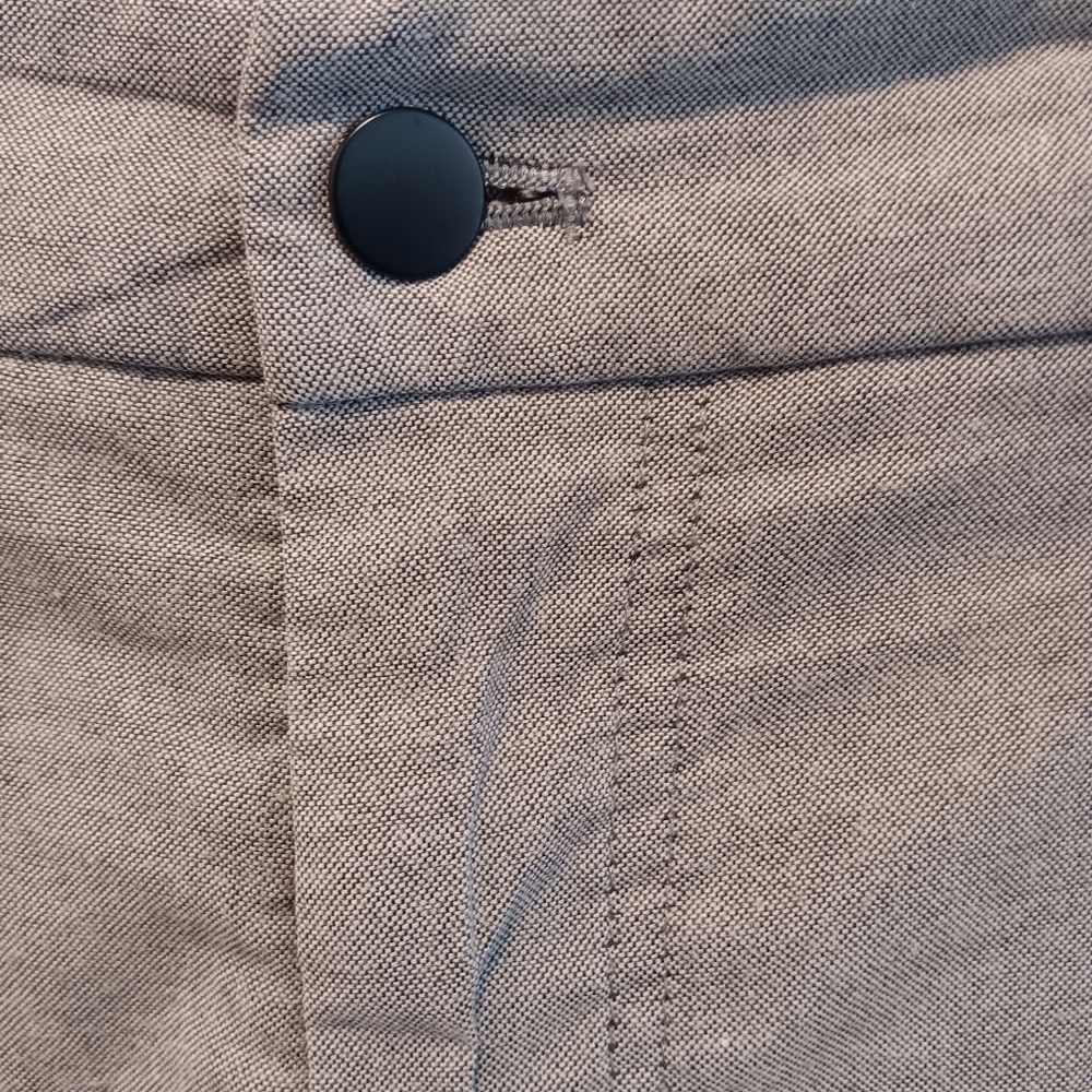 Lululemon Gray Athletica Short Men's Sz 40 - Picture 3 of 10
